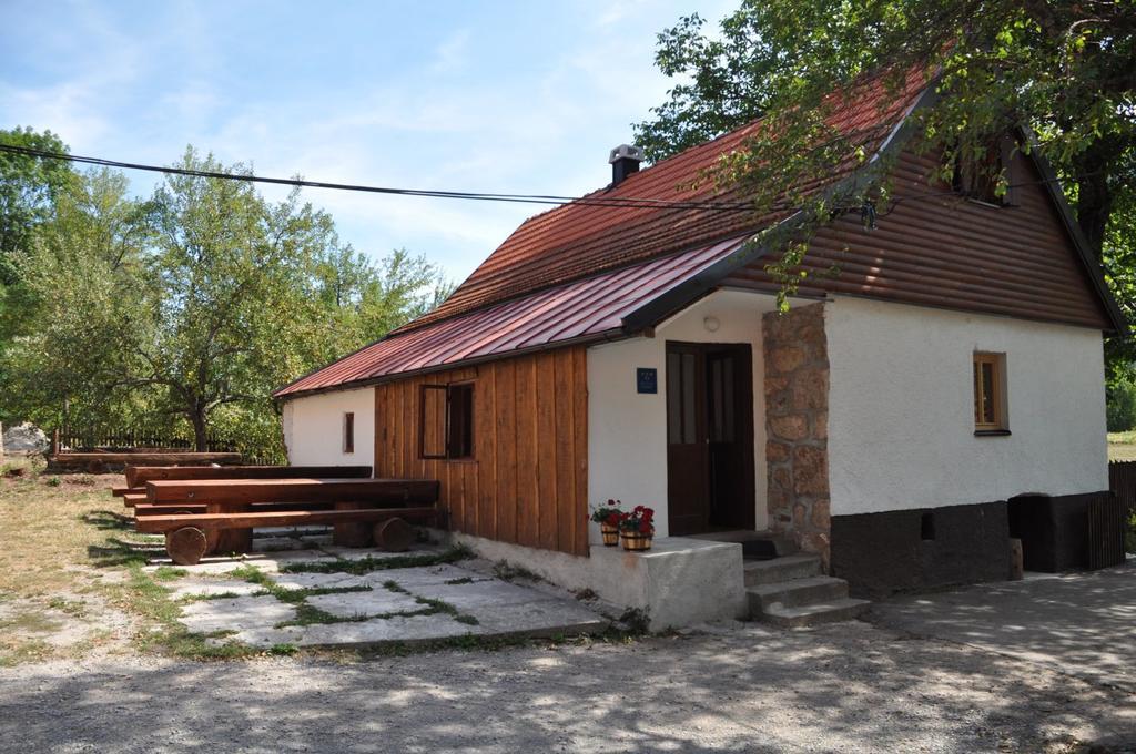 Holiday Home Rizvan City Brusane Bagian luar foto
