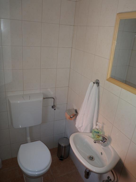Holiday Home Rizvan City Brusane Bagian luar foto